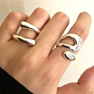 2 pc Stylish Hollow Line Rings One Size Unisex